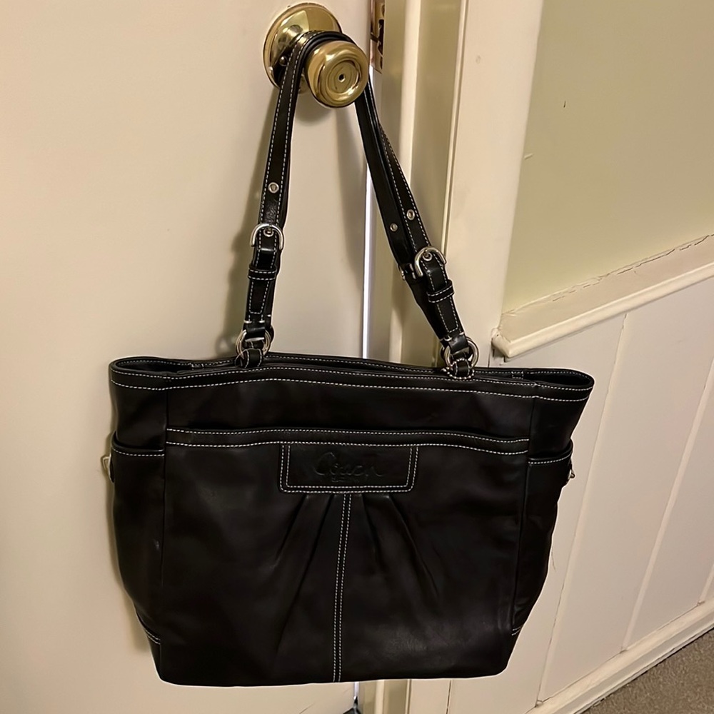 Coach book tote. Black leather. Zipper top. New with tags - Picture 1 of 4